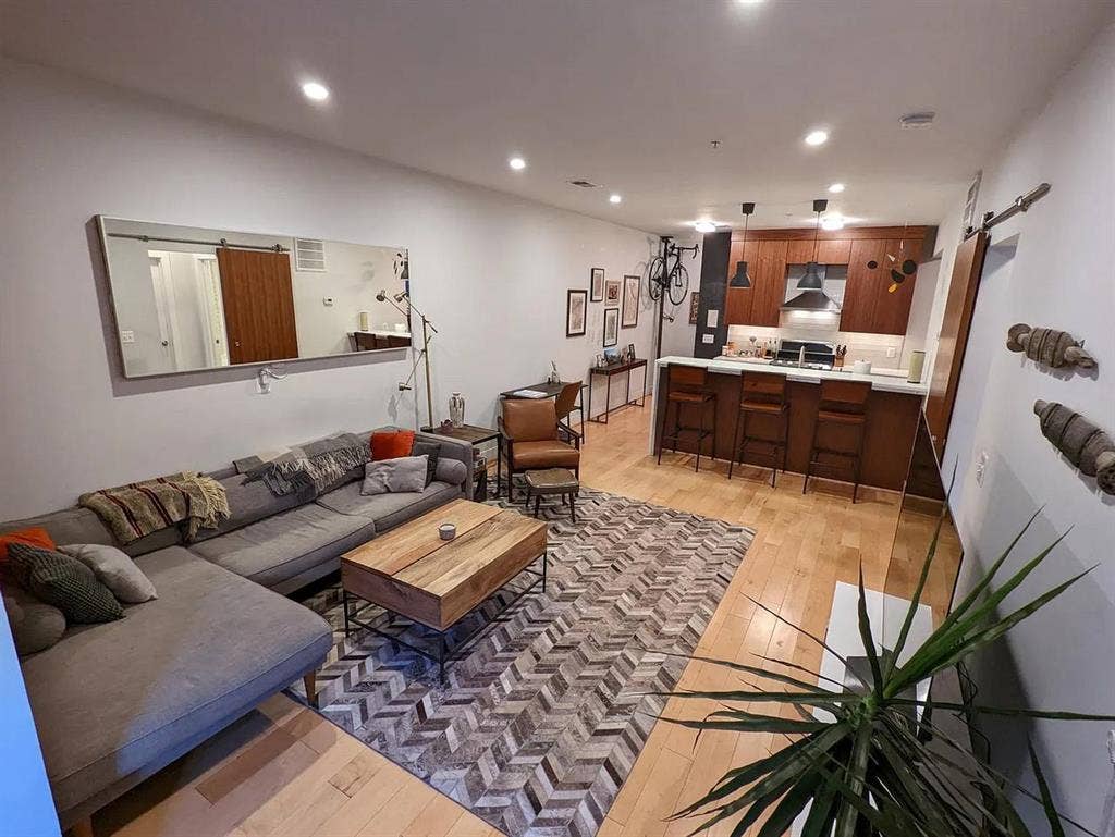 1 Bed 1 Bath Sublet Available