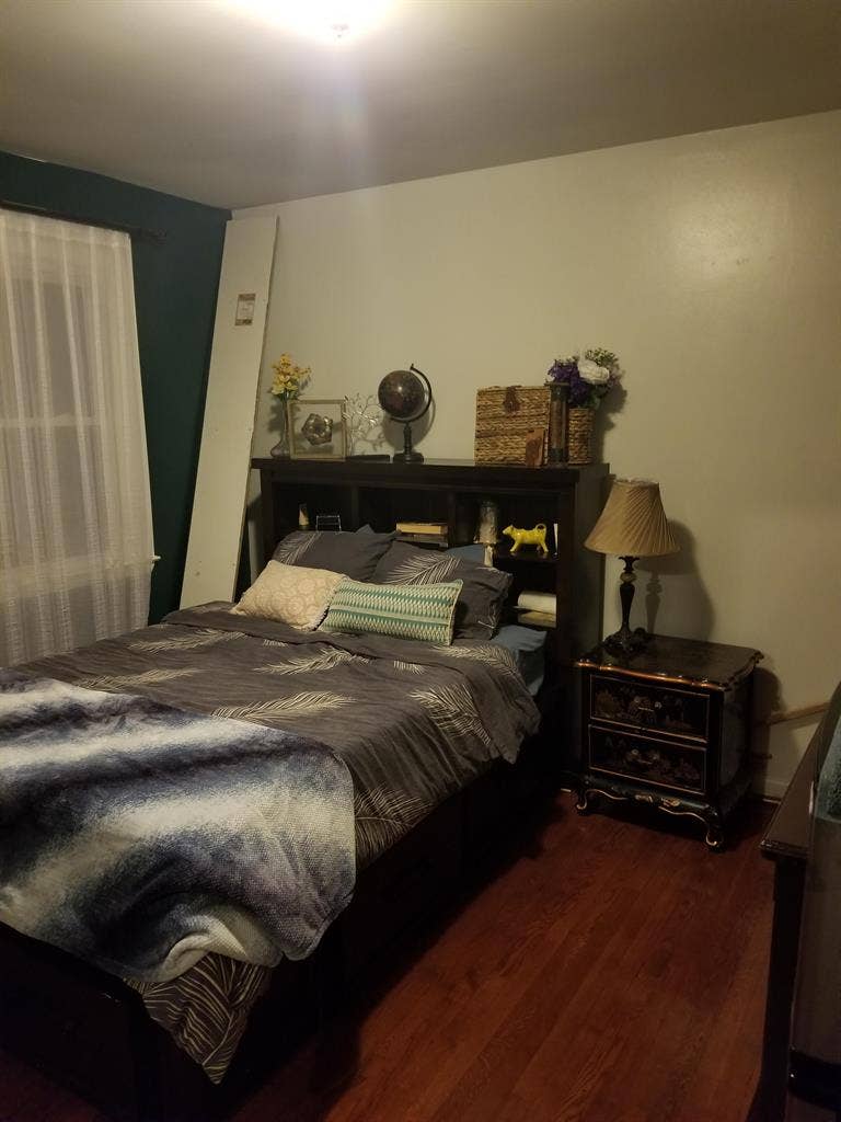 Private Furnished bedroom!!