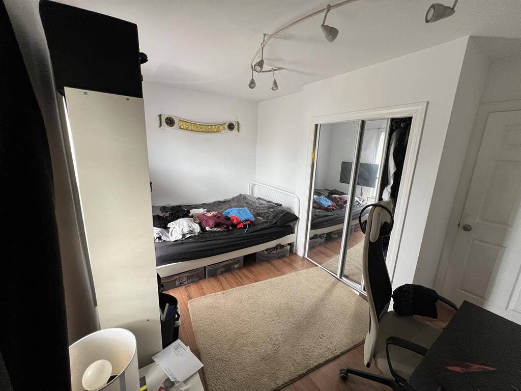 Privet room for rent