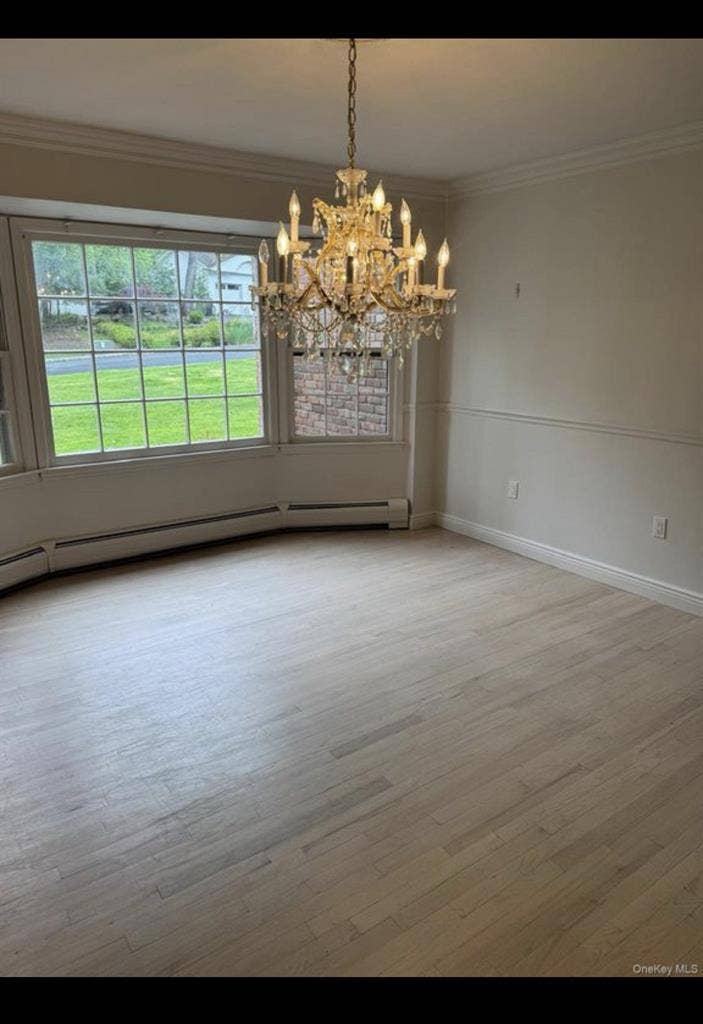 6 Beds 3.5 Baths In Spring Valley