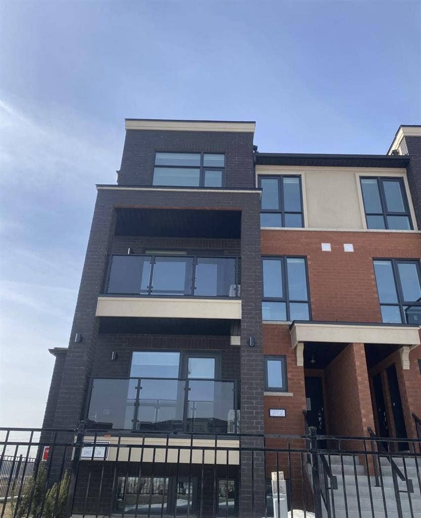 2 BR - 1.5 Bath from July 1