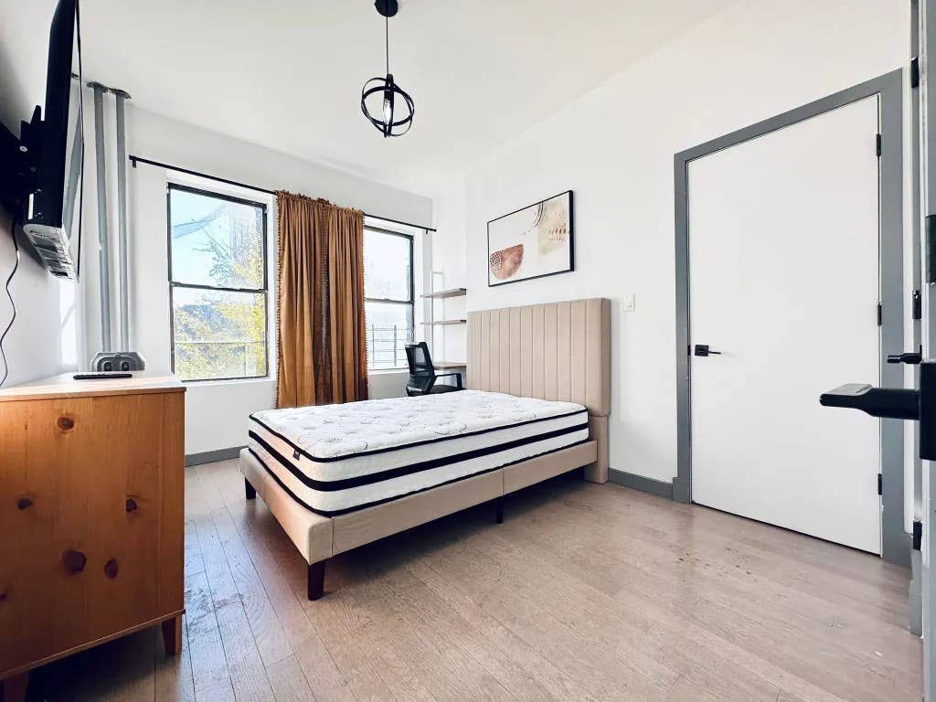 Room for Student or Professional