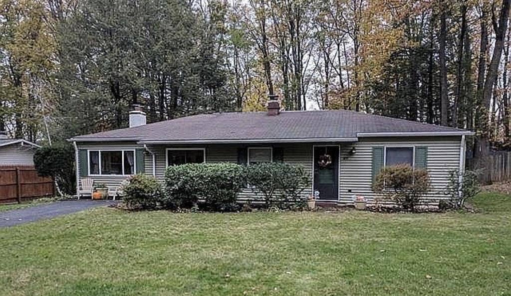 Looking for a female housematee