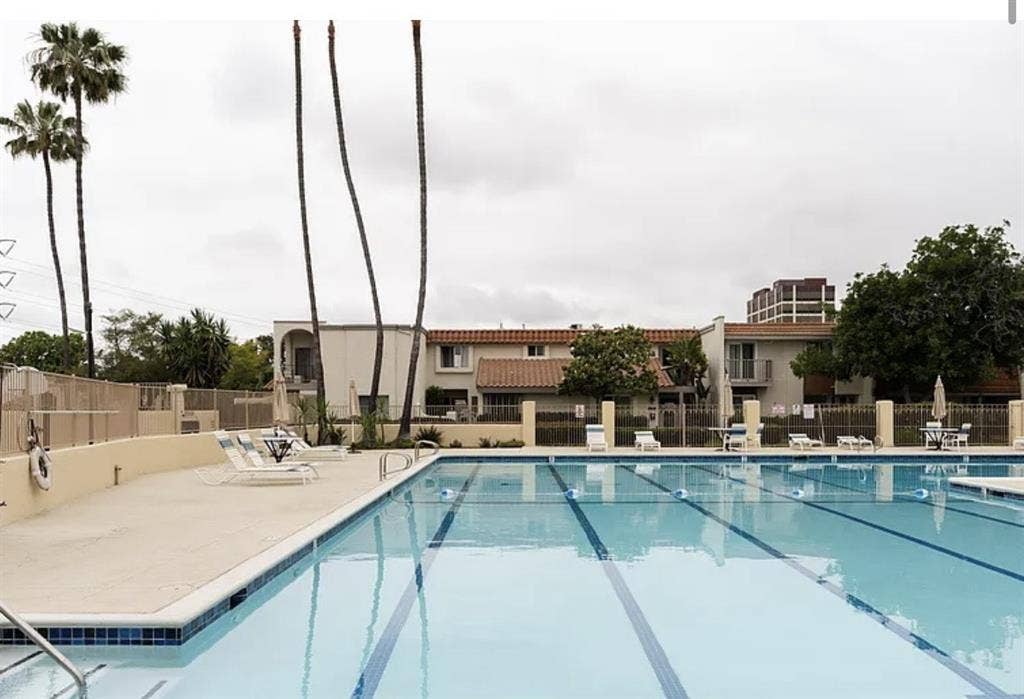 Let’s be Roomies in Clairemont!