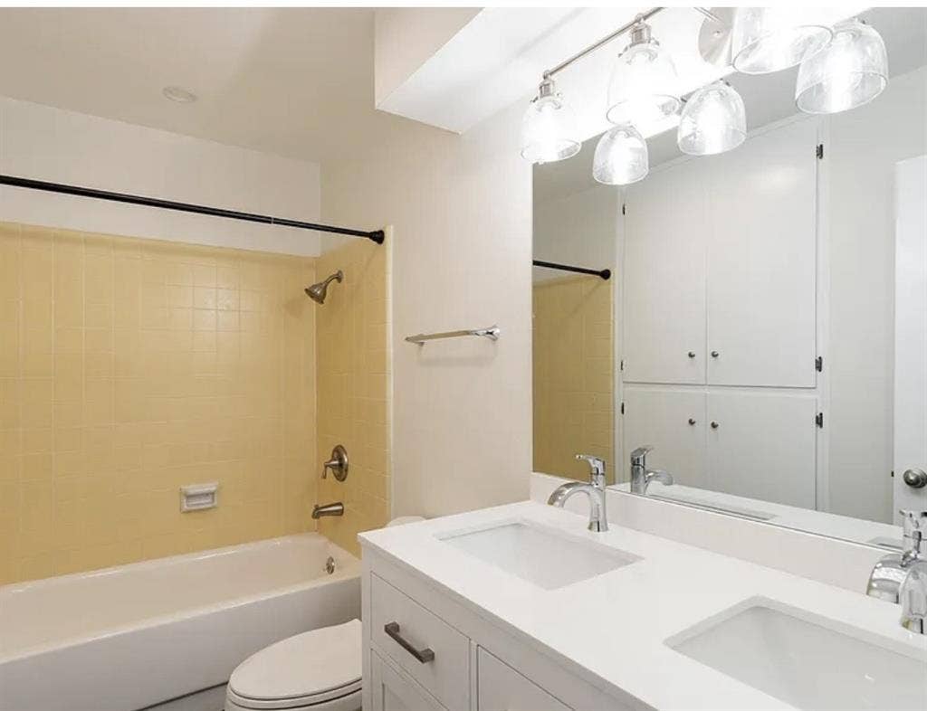 Let’s be Roomies in Clairemont!