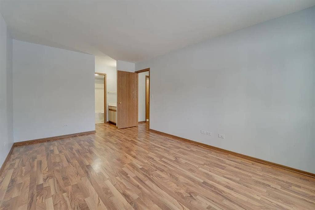 Master bedroom for rent