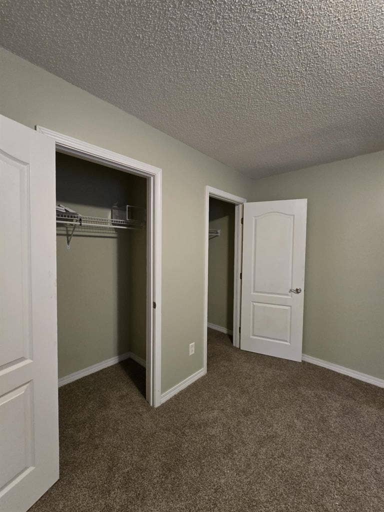 Looking for a female roommate