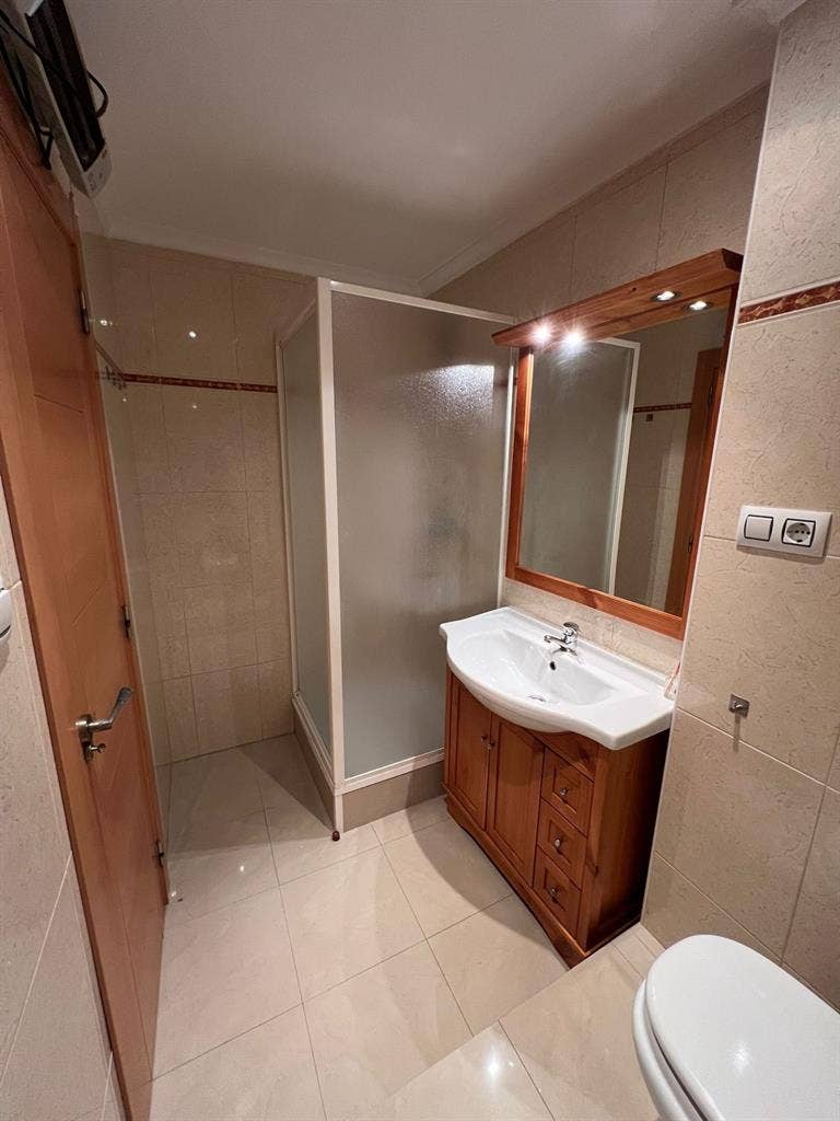 Luxury roomfor rent in Valencia.