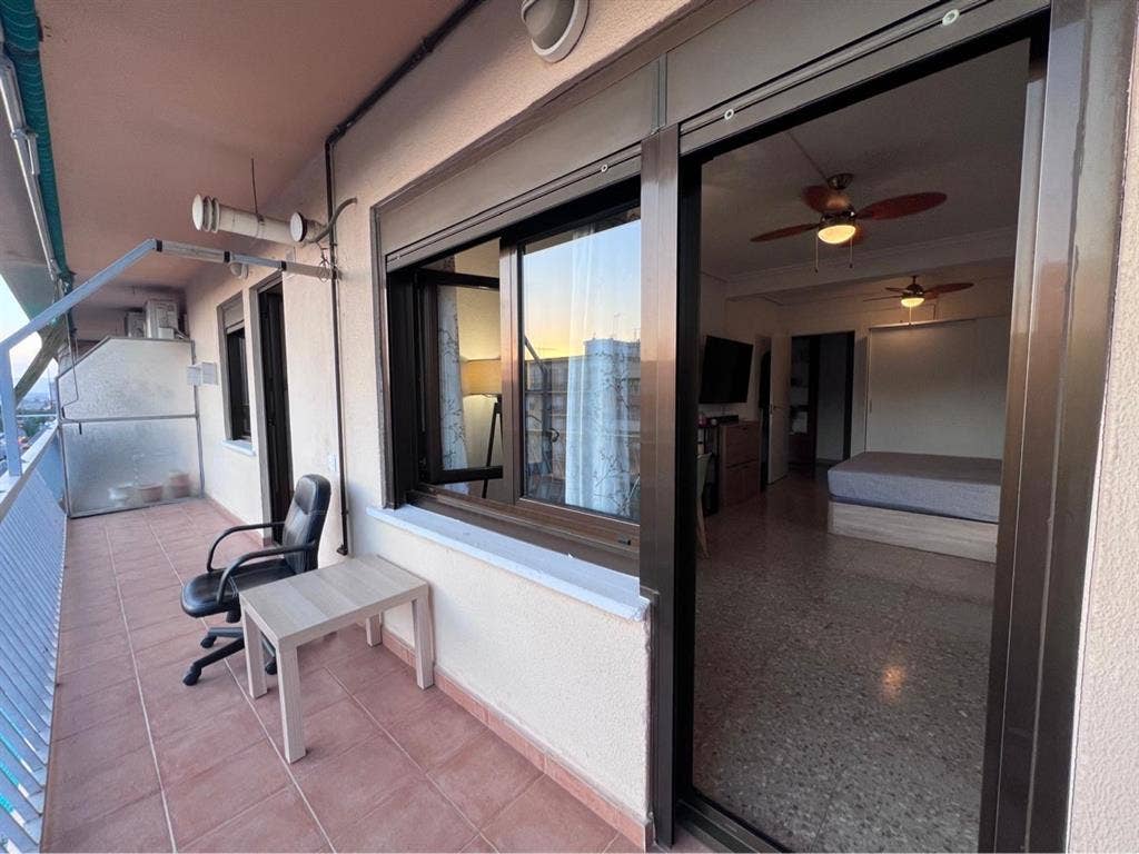Luxury roomfor rent in Valencia.