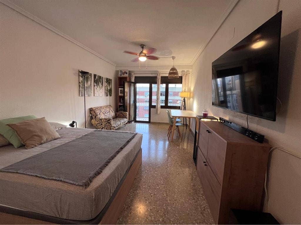 Luxury roomfor rent in Valencia.