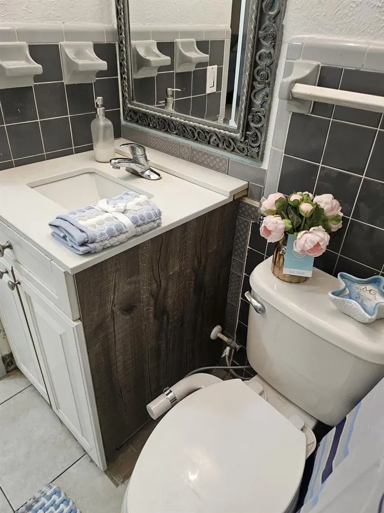 🏠 ROOM FOR RENT 🏠 📍 Sarasota –