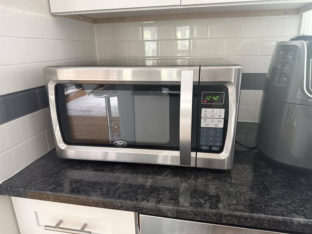 Seeking Single Roommate.