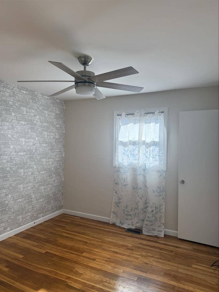 Seeking Single Roommate.