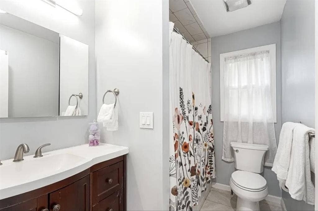 Seeking Single Roommate.