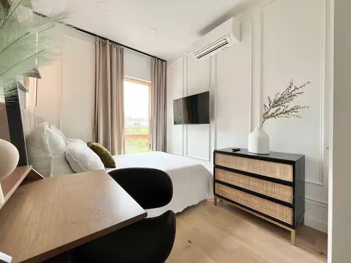 Room for Student or Professional