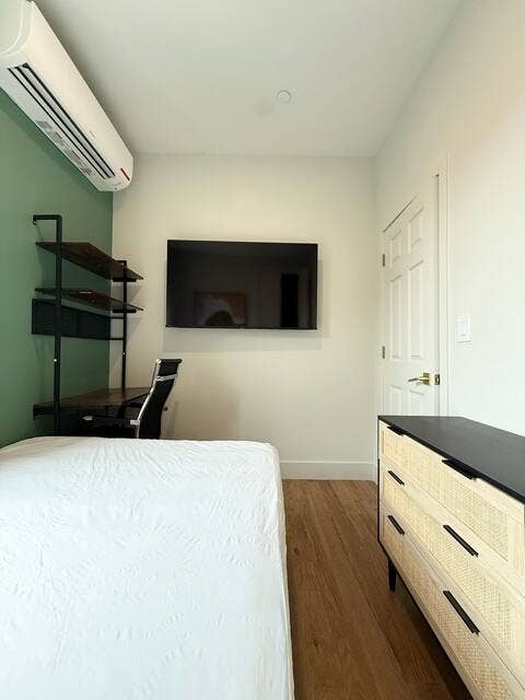 Room for Student or Professional