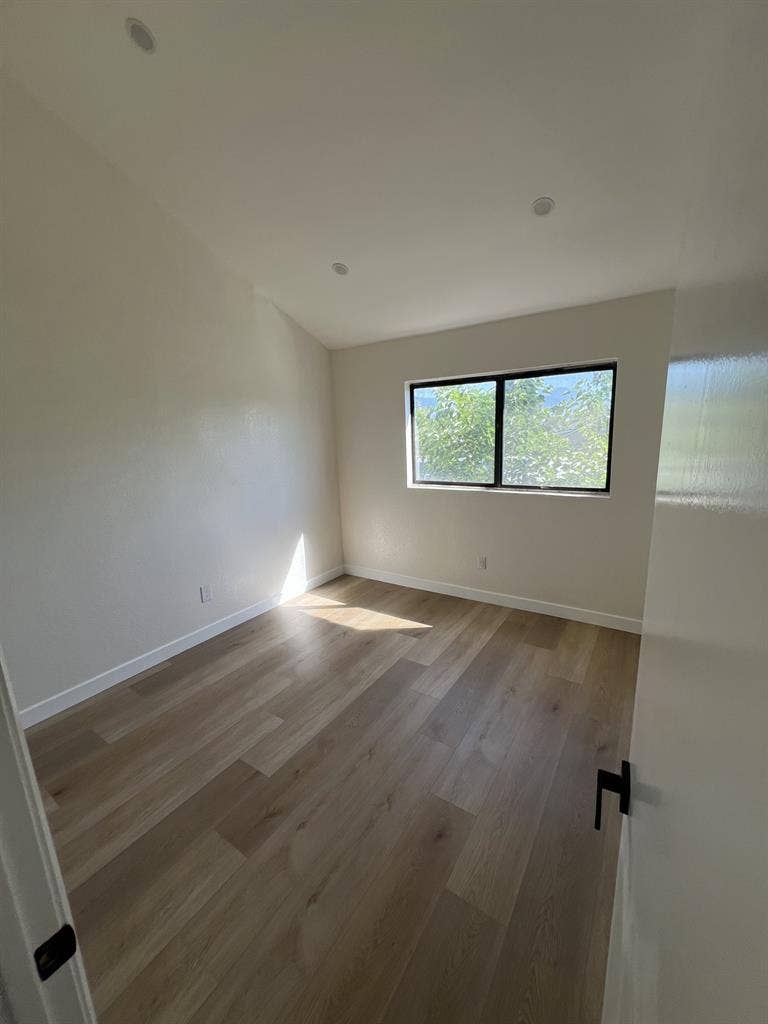 Private room for rent