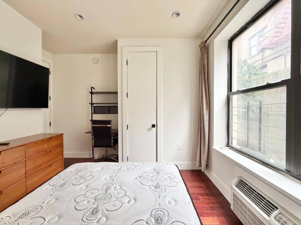 Room for Student or Professional
