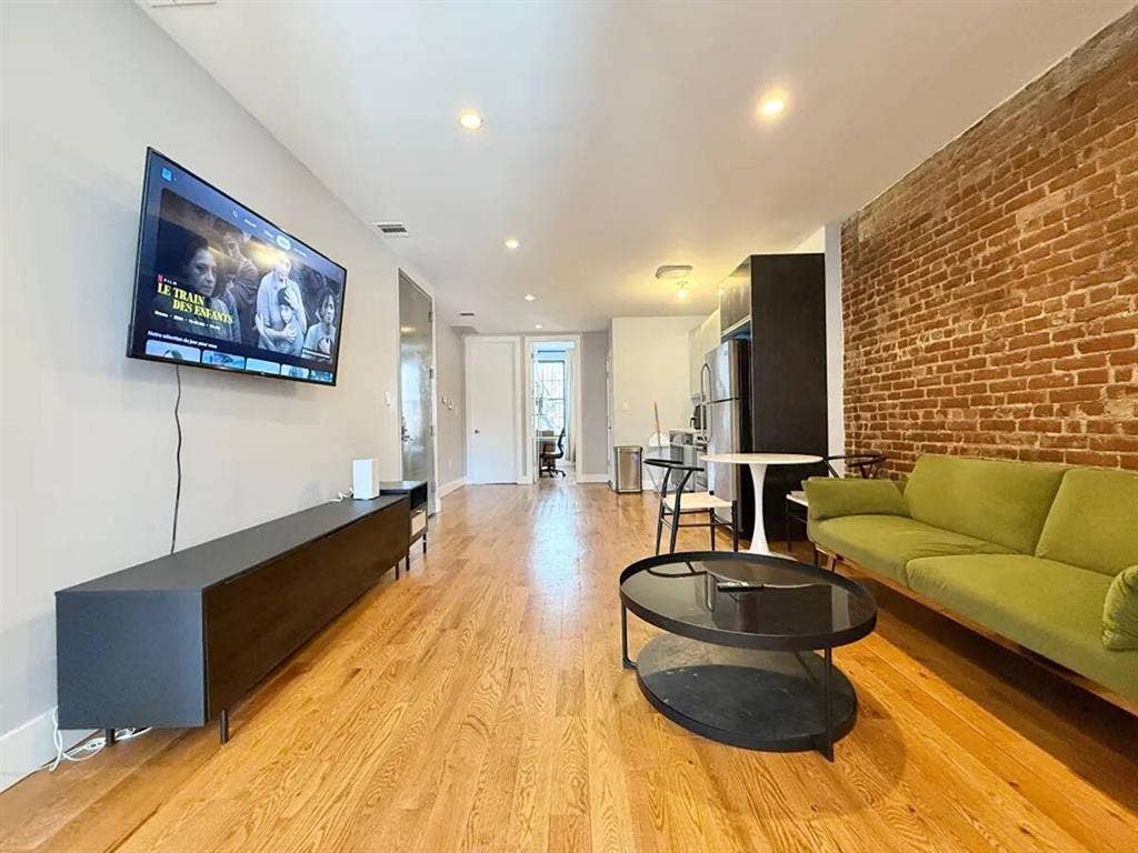 Furnished Room I 10min park Bushwic