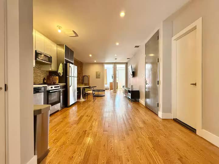Furnished Room I 10min park Bushwic