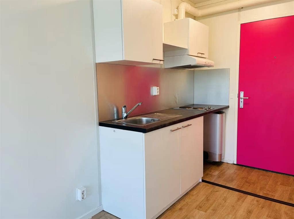 Fully furnished studio temporary