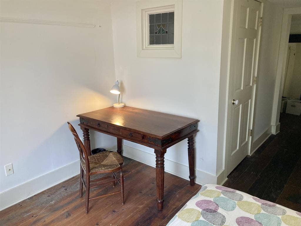 large bright furnished room females
