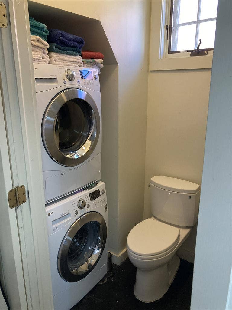 large bright furnished room females