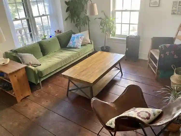 large bright furnished room females