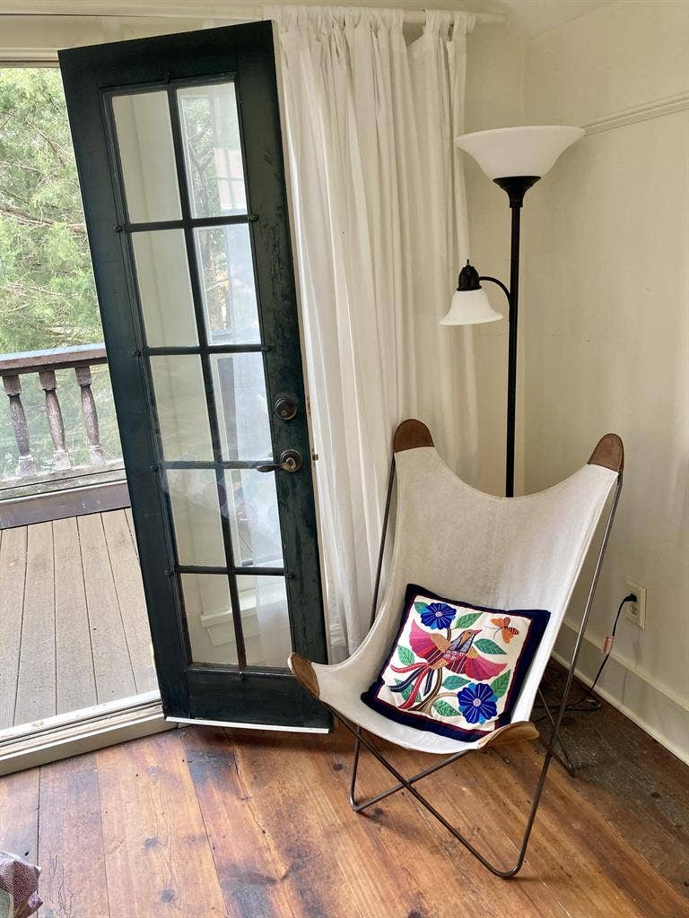 large bright furnished room females