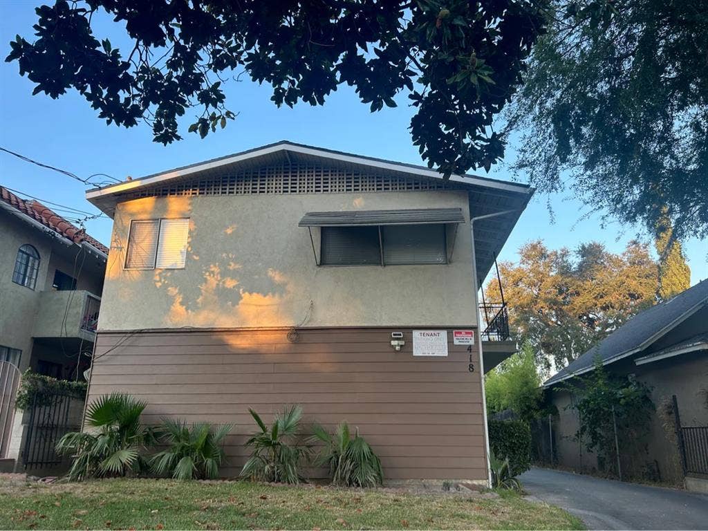 Looking for Roommate