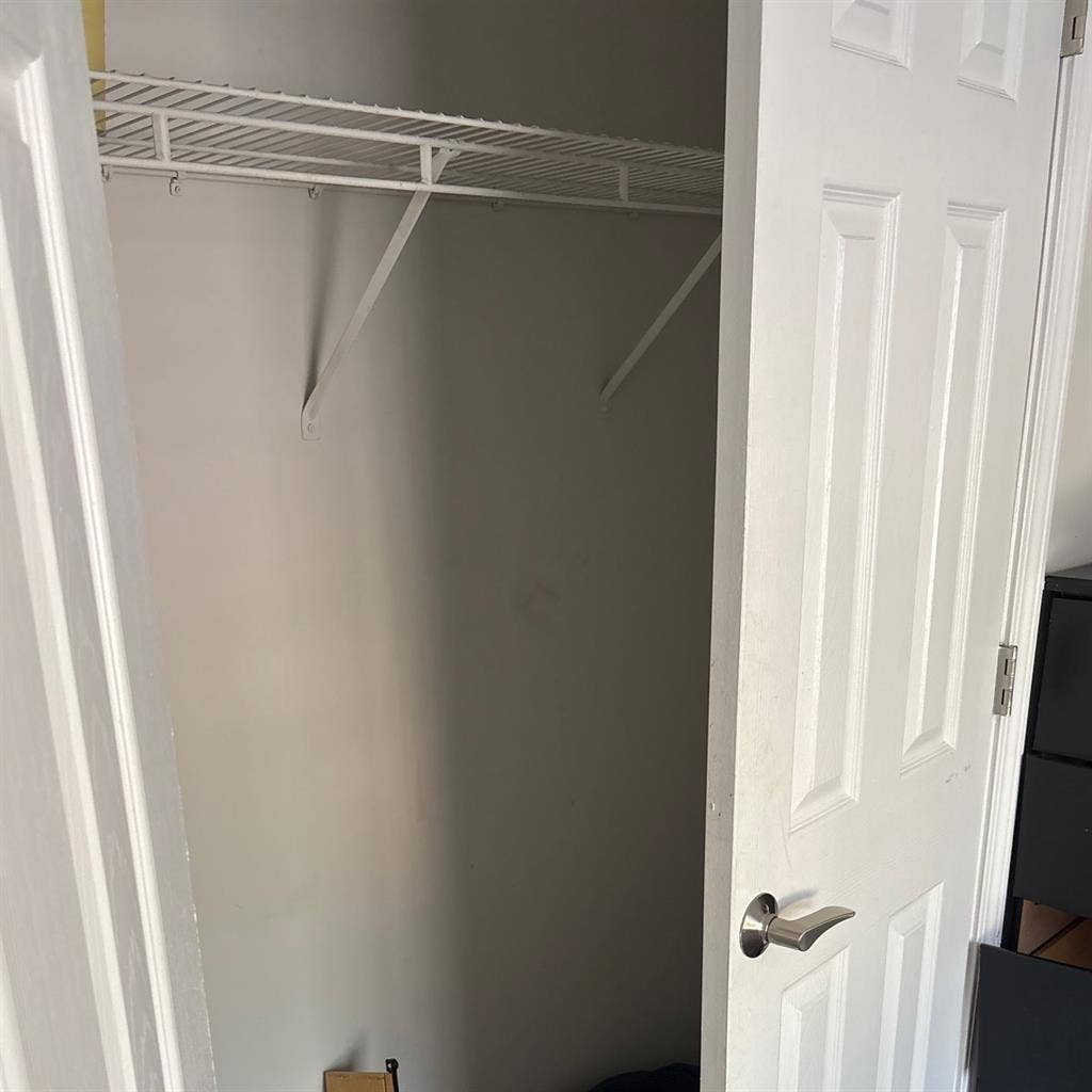 Room available at azalea ridge
