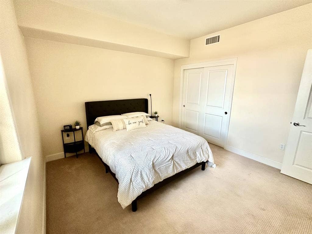 1 Bedroom / 1 Private Bathroom