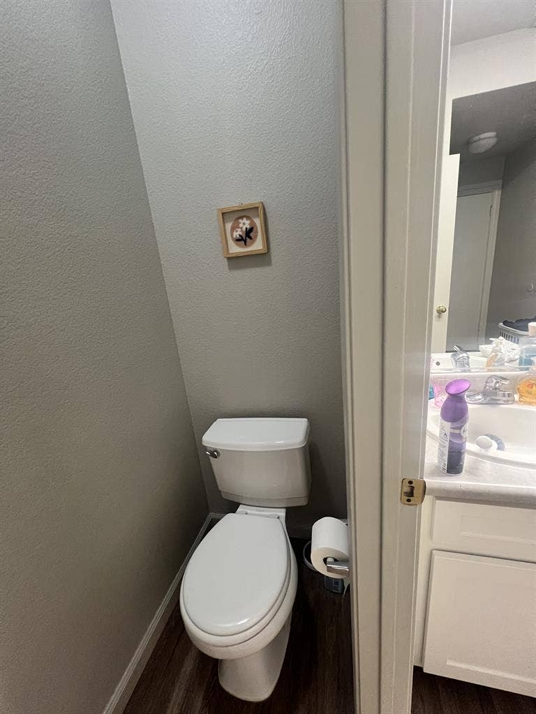 AVAILABLE ROOM LEASE TAKEOVER