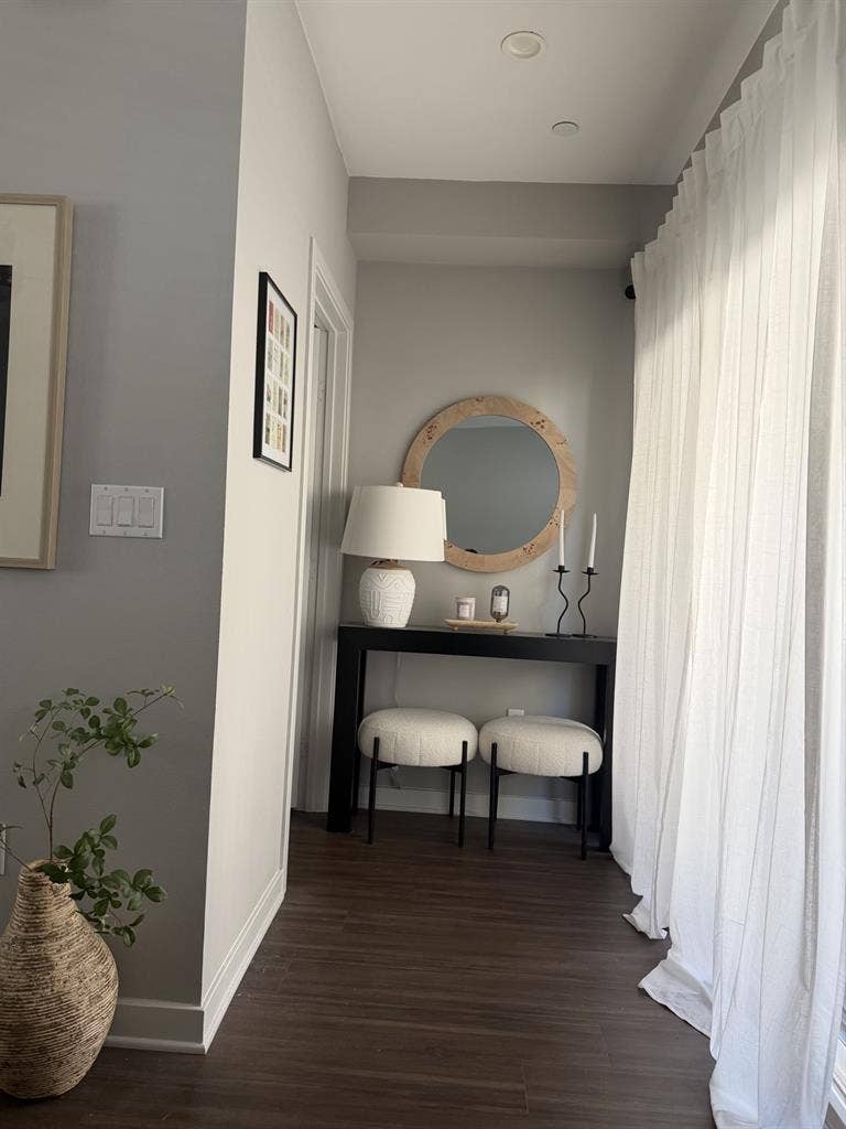 Room Available in 2bed/2.5 bath
