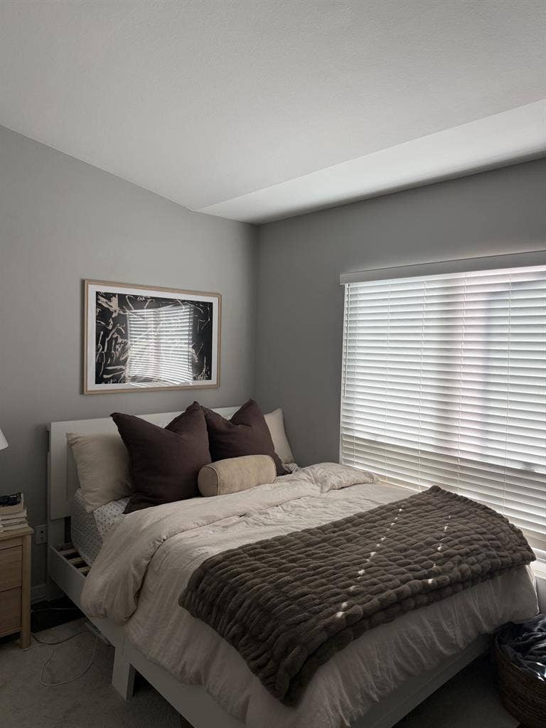 Room Available in 2bed/2.5 bath