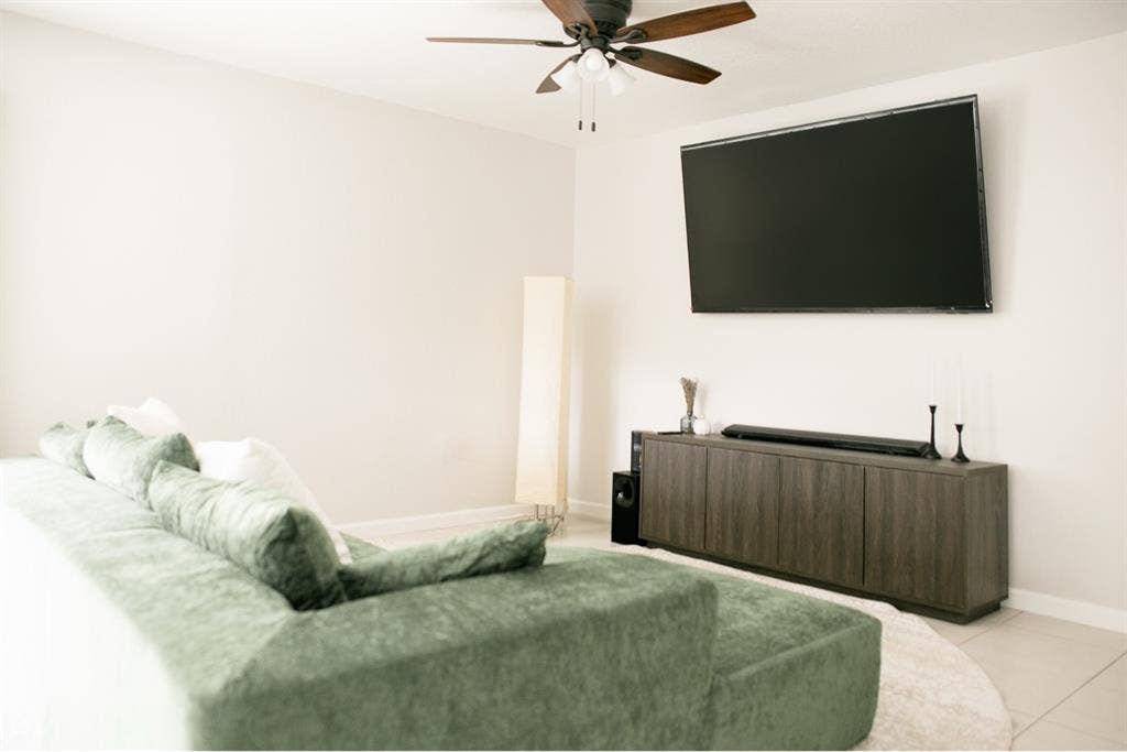 Renovated home in Kissimmee near DT