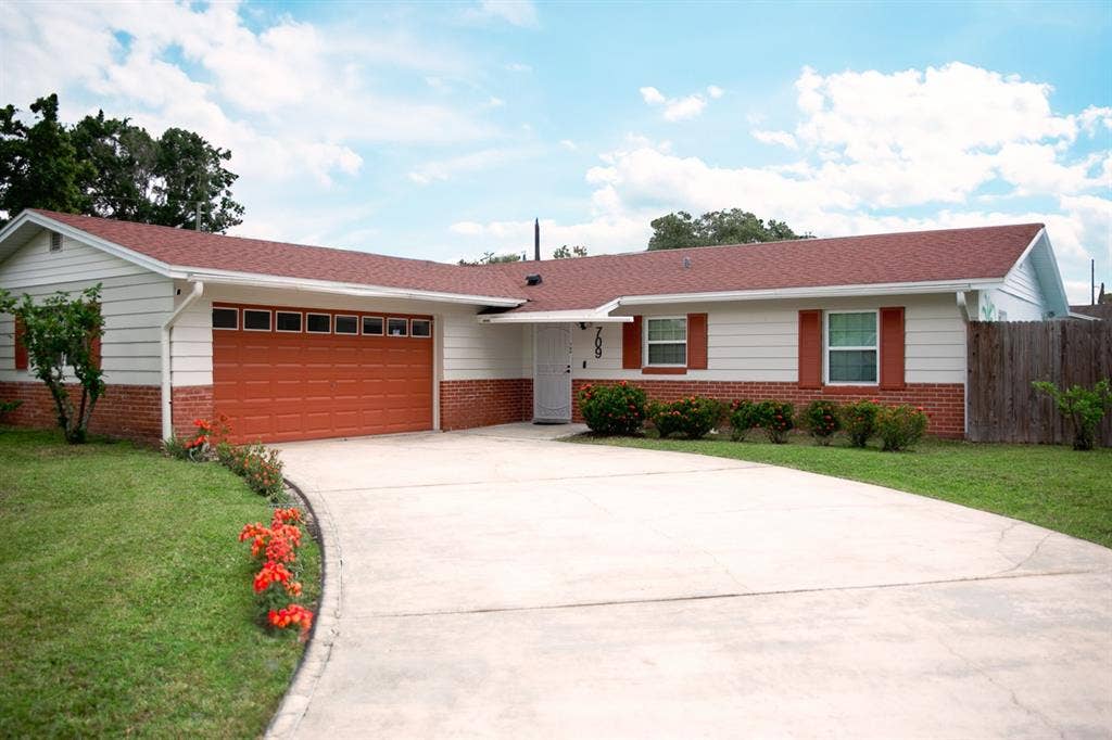 Renovated home in Kissimmee near DT