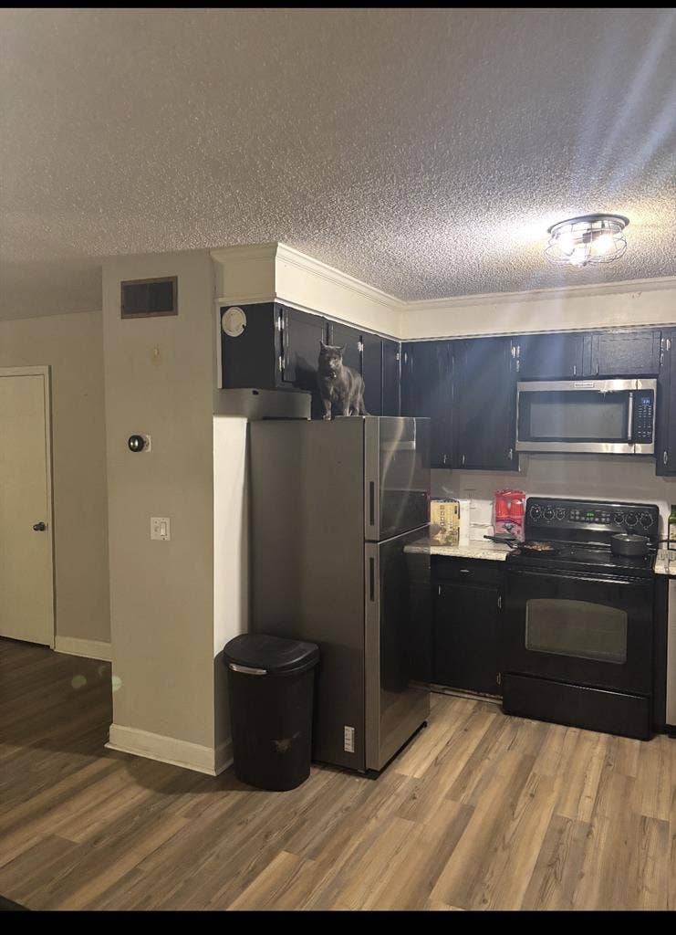Room for rent in goose creekk