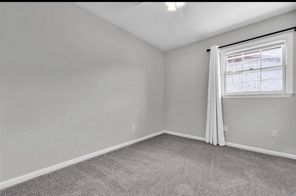 Room for rent in goose creekk