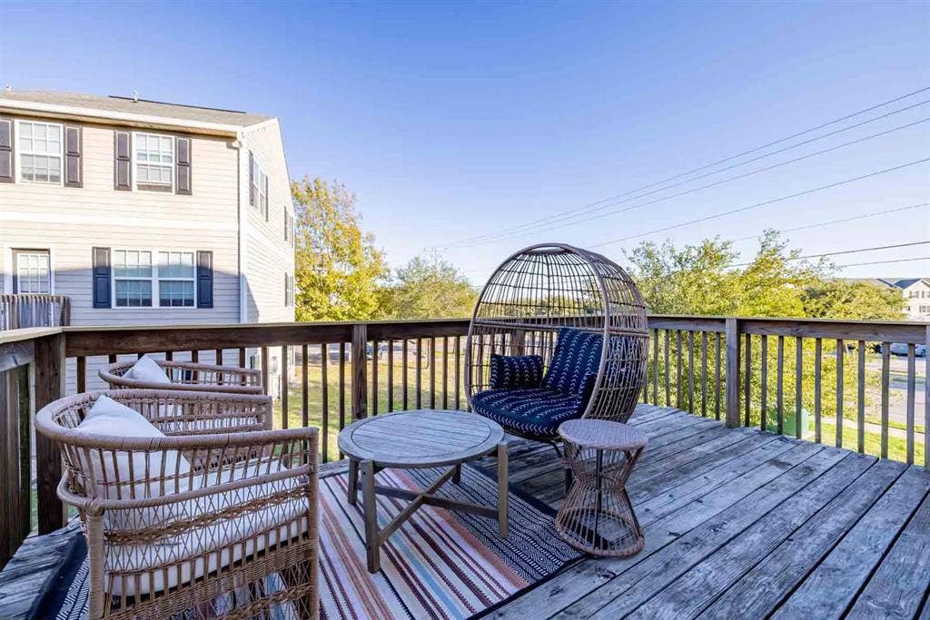 Copper Beech Sublease 3x3