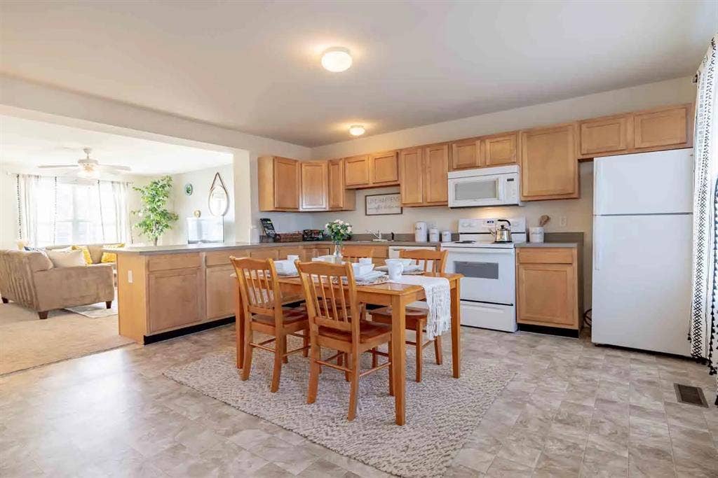 Copper Beech Sublease 3x3