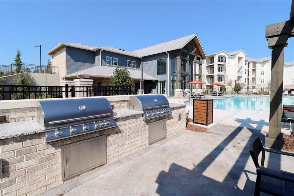$900 dollars a month lease takeover