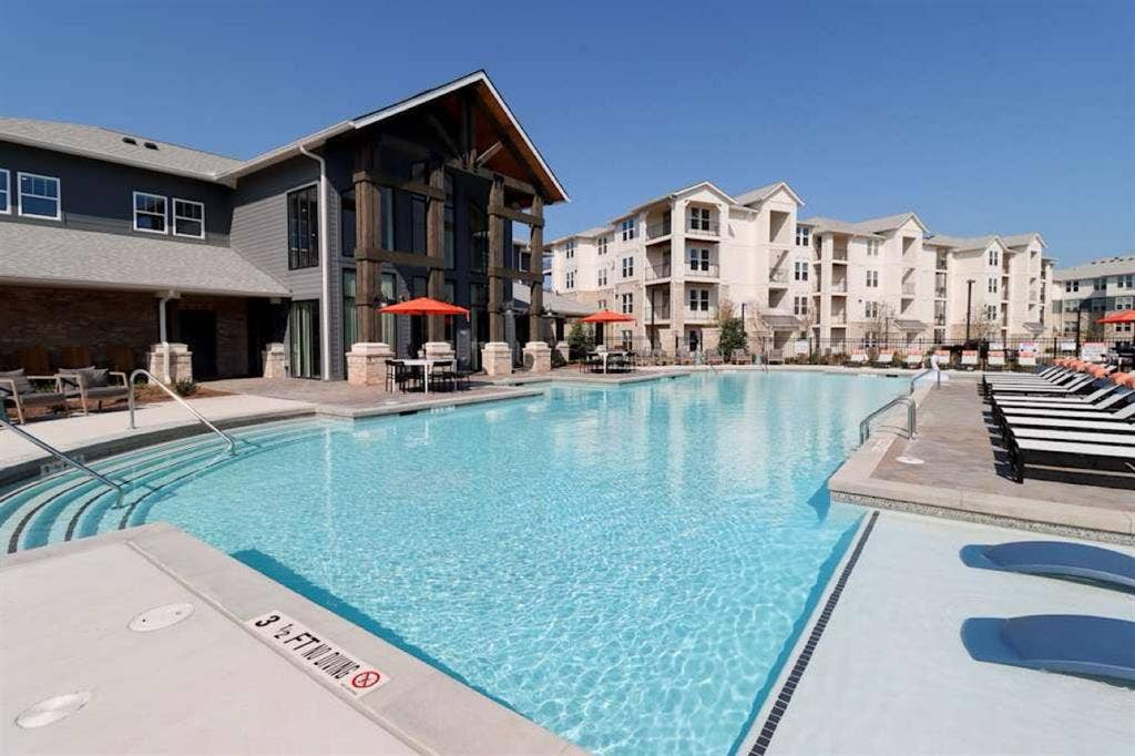 $900 dollars a month lease takeover