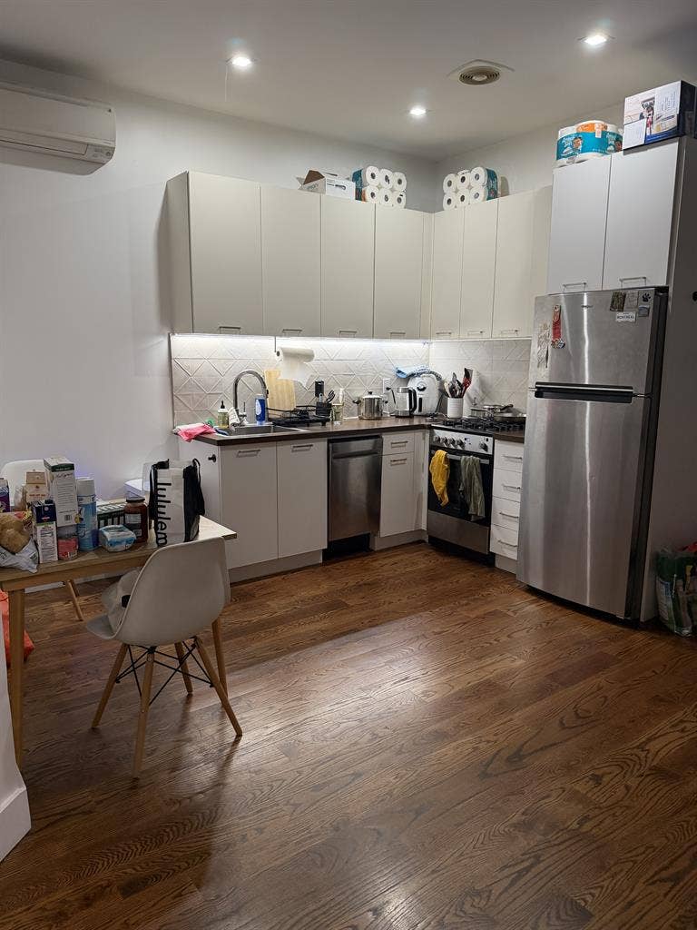 Room in 2 bed/1 bath in Bed Stuy