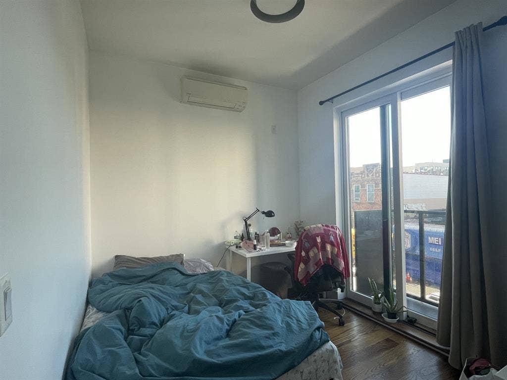 Room in 2 bed/1 bath in Bed Stuy