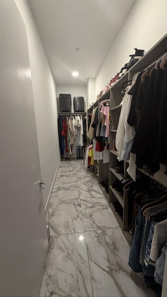 private xl room midtown now av!