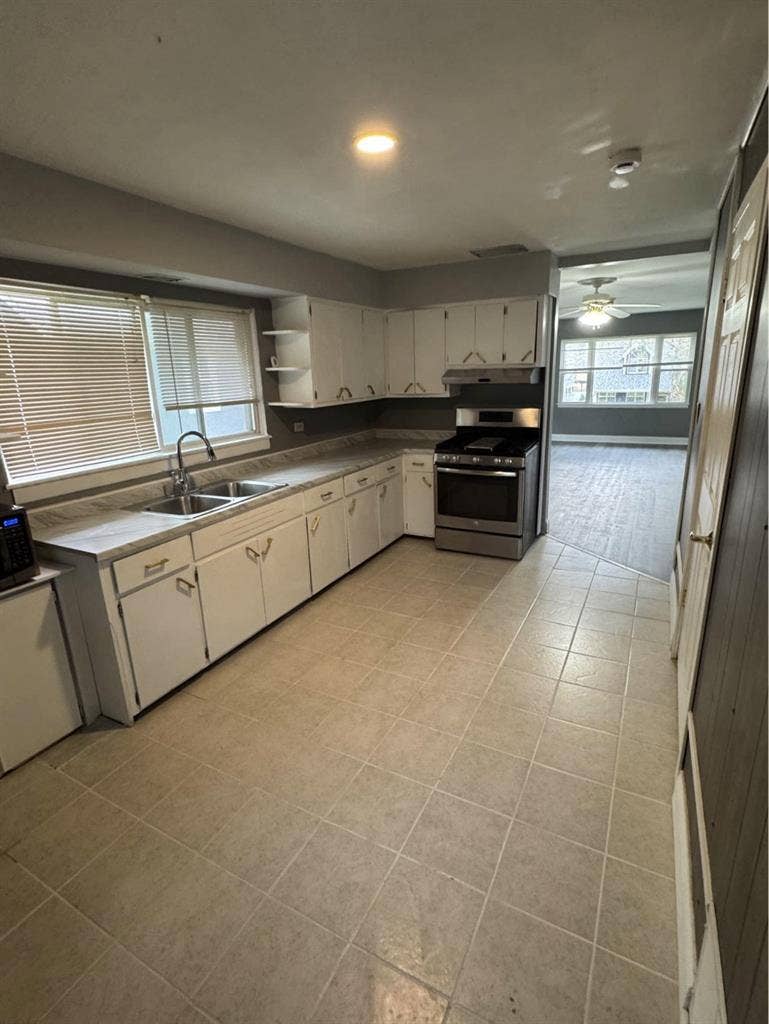 Couple Seeking Roommates by July 1