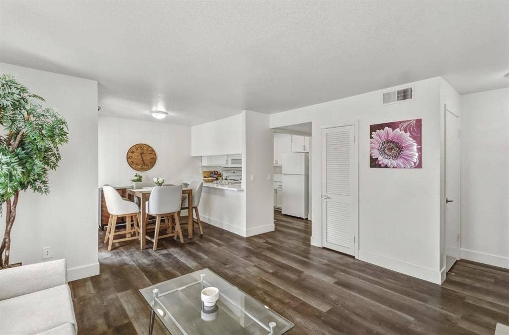 Room in Davis September 2026
