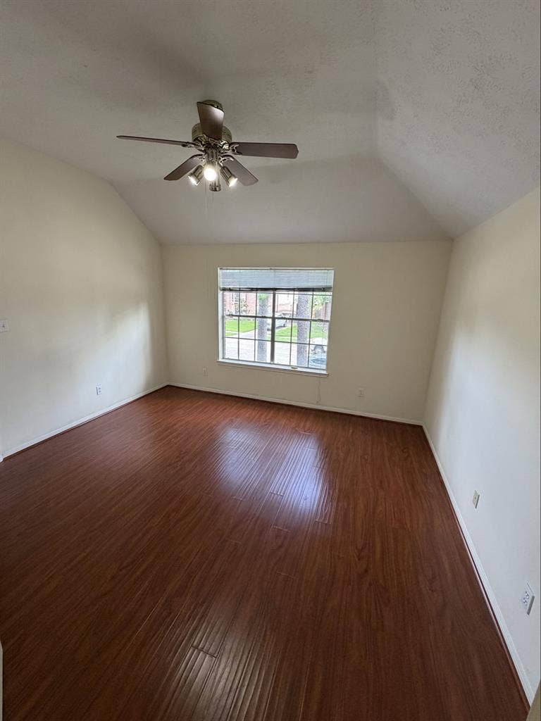 Large Private Room Rental clean