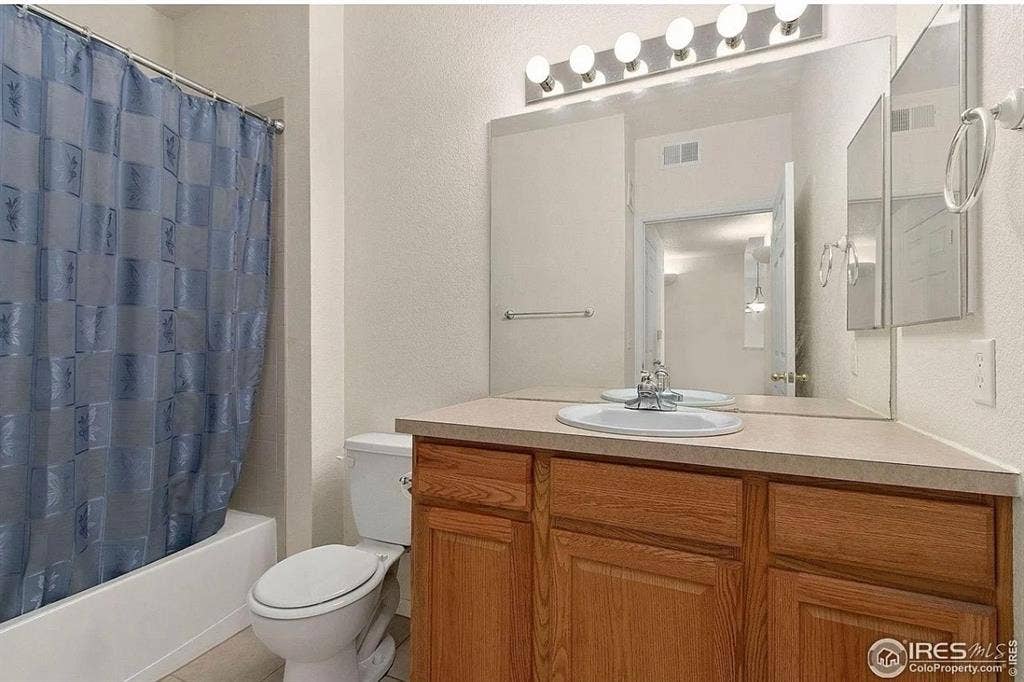Furnished Loveland Cozy Condo